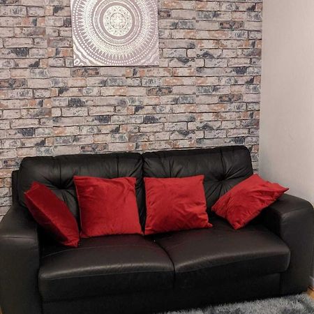 Stunning 1 Bedroom Apartment In דאגנהאם מראה חיצוני תמונה
