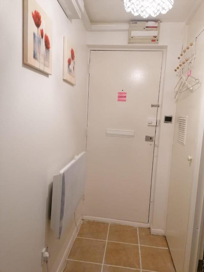 Stunning 1 Bedroom Apartment In דאגנהאם מראה חיצוני תמונה