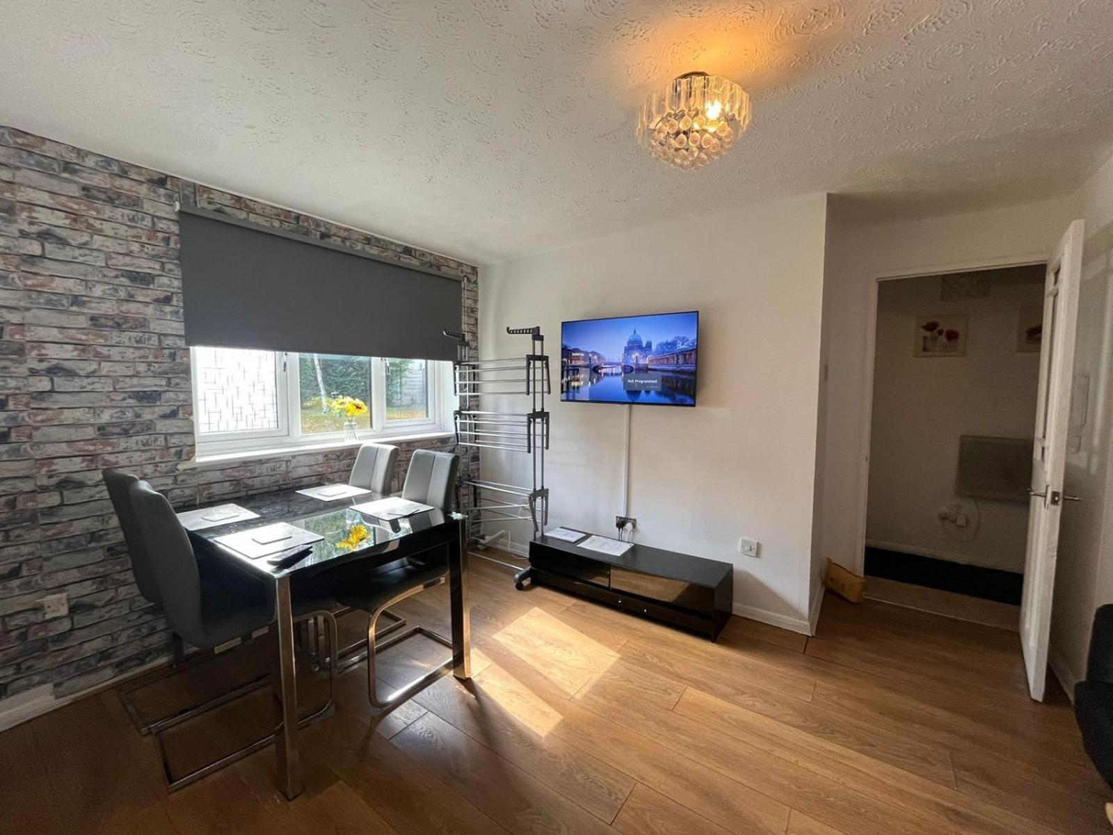 Stunning 1 Bedroom Apartment In דאגנהאם מראה חיצוני תמונה